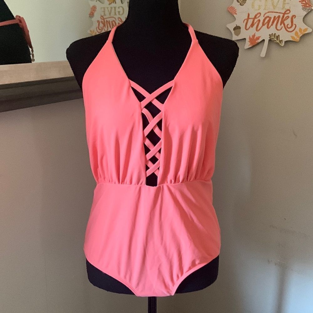 NWT 6 Shore road by Pooja size L seashell peach